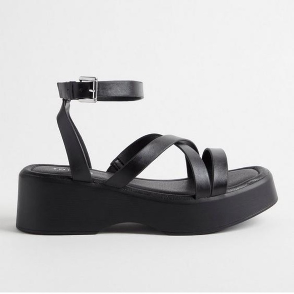 Torrid Black Strappu Sandals - Picture 3 of 5